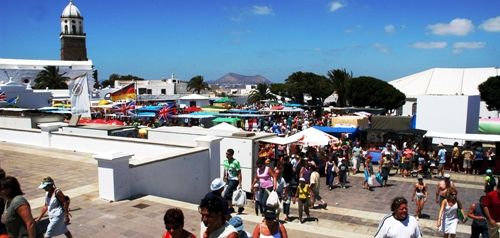 Los vendedores ambulantes de la isla denuncian que se les ha excluido de las reuniones sobre la Ley de Mercadillos