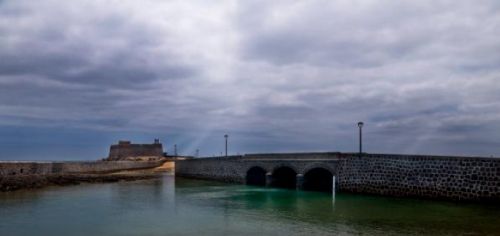 La imagen del Castillo de San Gabriel, de Beatriz García, consigue el premio a la mejor fotografía promocial de Arrecife