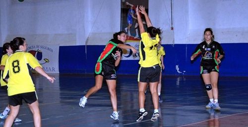 El San José  femenino gana su primer partido ante El Perdoma