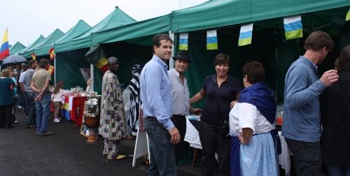 Un millar de personas recorrió la feria del Día Internacional de los Pueblos en Costa Teguise