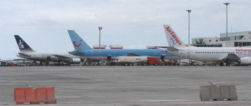 El 46 por ciento de los vuelos  han salido este jueves de Lanzarote con un retraso medio de 25 minutos