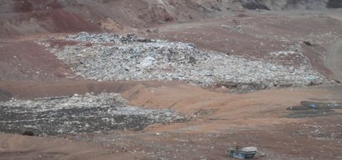 Denuncian que una de las causas de los malos olores en Zonzamas es que "no tapan la basura"