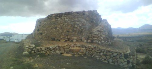 El abandono y deterioro de las caleras de Teguise