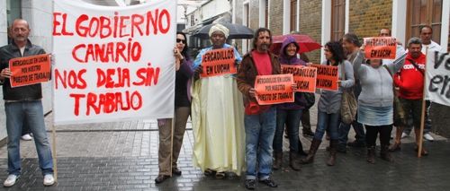 Los vendedores ambulantes se manifiestan en Lanzarote al grito de Paulino Rivero, eres un embustero