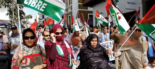 Más de un centenar de saharauis recorren las calles de Arrecife para exigir la libertad del Sáhara