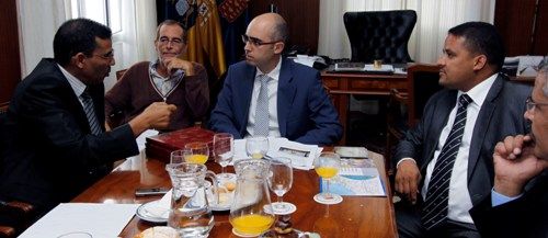 Fabián Martín recibe en el Cabildo a una representación de políticos y empresarios de Marruecos