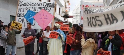 Los vendedores ambulantes denuncian que el Gobierno canario "no cumple" con el acuerdo de renovar sus licencias