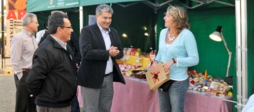 La Feria de Artesanía Insular de Navidad abre sus puertas