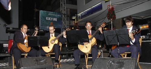 La música inundó la Plazuela con un concierto que entusiasmó al público