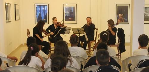 La Orquesta San Borondón inaugura la muestra fotográfica "Otra visión del cielo" con un concierto didáctico