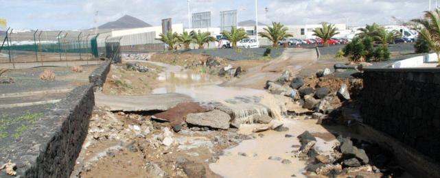 Las obras pluviales de Playa Honda, paradas desde hace un mes por "errores" en el proyecto