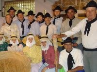 La agrupación Los Campesinos deleita con su actuación en el XV Memorial Esteban Ramírez de León