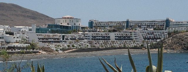 El PSOE exige al Gobierno canario que "haga valer sus propias leyes" y dé respuestas al problema de los hoteles ilegales de Lanzarote