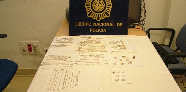 La Policía Nacional detiene en Arrecife a cinco personas acusadas de sustraer joyas por un valor de 170.000 euros