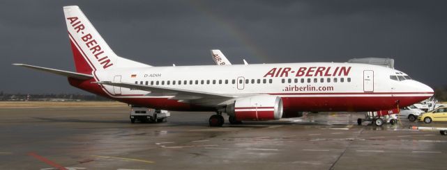 El avión de Air Berlin paró los motores en medio de la pista de Guacimeta y tuvo que ser remolcado hasta el aparcamiento