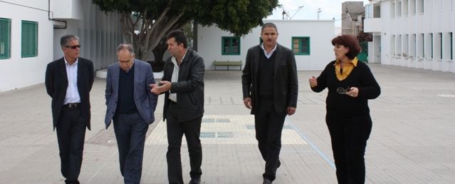 Teguise traslada al Gobierno de Canarias el "estado obsoleto" en el que se encuentra el colegio de Guatiza