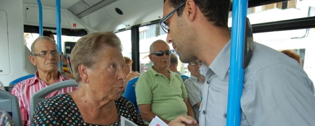 José Montelongo utilizará el transporte público para trasladarse a todos los actos de campaña del PSOE