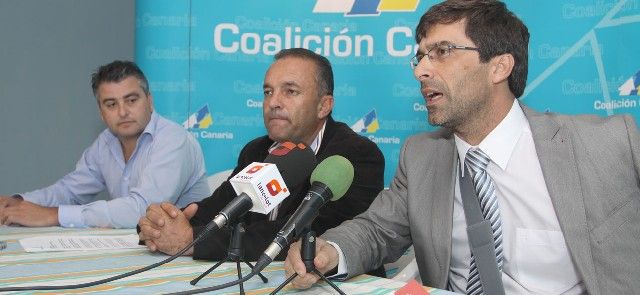 CC, CCN y PNC anuncian que se presentarán juntos en cinco cabildos, mientras en Lanzarote y La Palma continúan las negociaciones