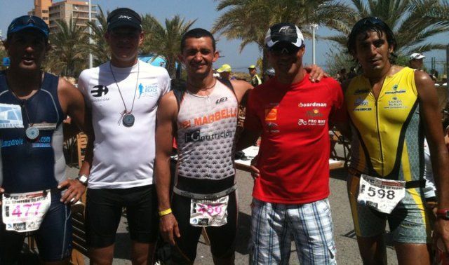 Gregorio Cáceres se impone en el Triatlón de Elche