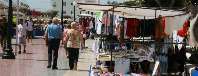 Reguera tacha de "tremendo error la actitud de los empresarios del centro de Arrecife y no entiende por qué se oponen a los mercadillos