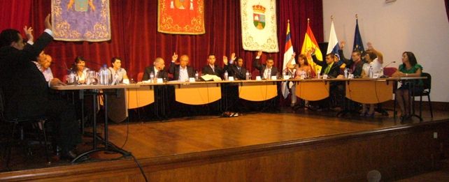 Todos los ediles del gobierno de Yaiza estarán liberados y sus sueldos supondrán unos 30.000 euros al mes para el Ayuntamiento