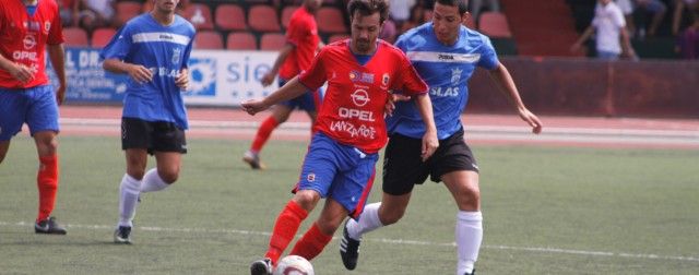 La UD Lanzarote estrena su casillero de victorias (2-1)