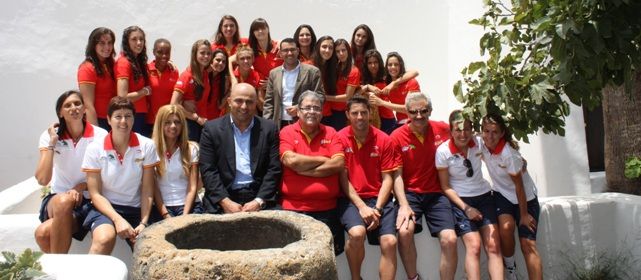 La Selección Nacional de Baloncesto U16 promete lucir la bandera de Teguise si gana el Europeo de Cagliari