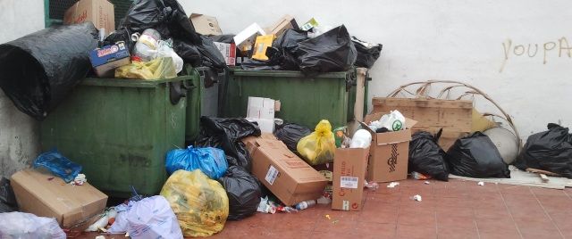 El repugnante hedor a basura en Puerto del Carmen