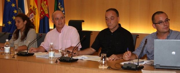 El pleno del Ayuntamiento de Tías aprueba rebajar el impuesto de plusvalía a las propiedades más antiguas