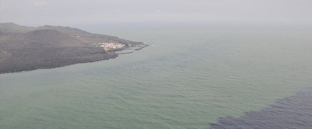 Los vecinos de La Restinga que lo deseen podrán volver este viernes a sus casas, aunque se mantiene el semáforo rojo