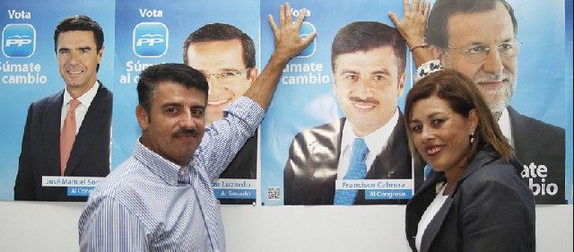 PSOE, PP y CC dan comienzo a la campaña electoral con la tradicional pegada de carteles