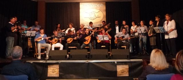 La Sociedad Democracia de Arrecife pone música a la Navidad