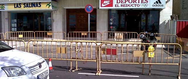 Los empresarios de la zona de El Reducto critican la inexplicable lentitud de las obras del carril bici