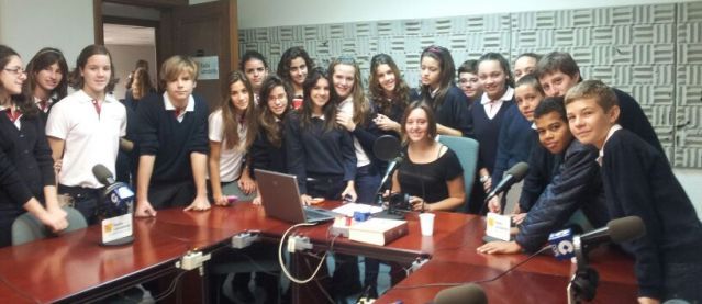 Alumnos del colegio Nazaret visitan las instalaciones de Radio Lanzarote y La Voz de Lanzarote