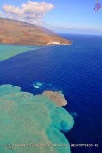 Crece la mancha en el mar de El Hierro por un aumento de la emisión de gases