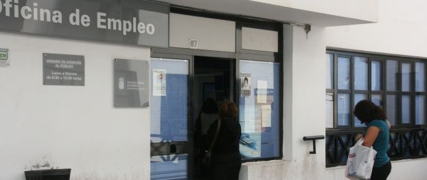 El Gobierno canario financiará proyectos de empleo específicos en Lanzarote, donde el 62% de los parados no terminó la Primaria