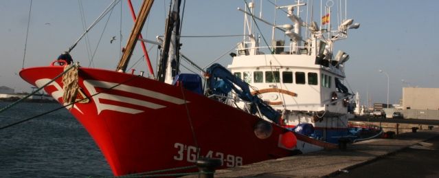 El Cabildo se suma a las reivindicaciones de los pescadores y exige que la costa de Lanzarote esté mejor señalizada e iluminada