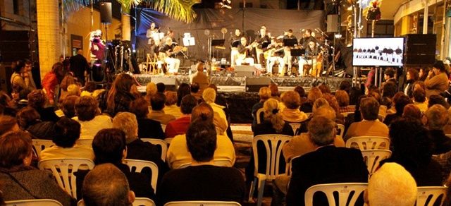 Raíces y Amigos abarrotan La Plazuela