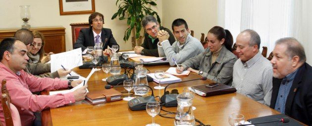 San Ginés propone crear una sociedad mercantil que gestione la red de saneamiento