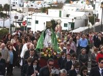 La Candelaria recorrió las calles de Tías en procesión