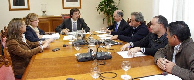 El Cabildo y los ayuntamientos firman un convenio para impulsar el Plan de Movilidad insular