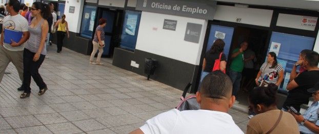 Canarias alcanza el 33,14 por ciento de parados, con un total de 370.700 desempleados