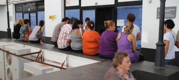 El paro sólo baja en 53 personas en Lanzarote en pleno mes de julio