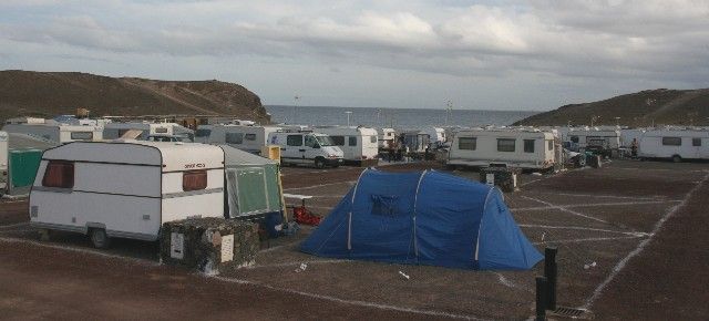 Yaiza gasta 3.000 euros semanales en combustible para el generador del camping, cuyas obras nunca fueron recepcionadas