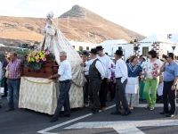 El pueblo de Femés salió a la calle para honrar a su Virgen del Rosario