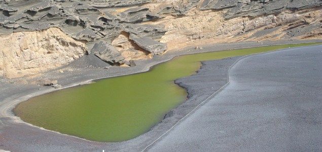 El Ayuntamiento de Yaiza da un paso más para que el Ministerio de Medio Ambiente recupere el Charco de Los Clicos