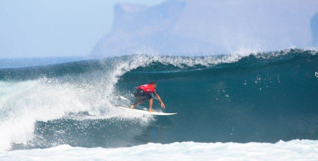 Comenzó el espectáculo del Islas Canarias Santa Pro en playa San Juan