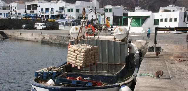 El Cabildo saca a concurso las obras para remodelar las aceras de Órzola y embellecer el acceso al puerto