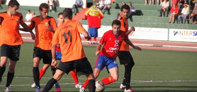 Rosmen le da los tres puntos a la UD Lanzarote ante el CD Corralejo (1-0)