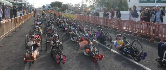 El deporte adaptado triunfó en la IV Vuelta a Playa Blanca en Handbike